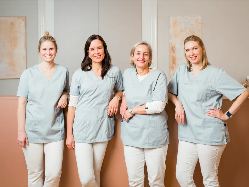 Praxisimpressionen der Hautarztpraxis Dr. Anna Brandenburg in Hamburg-Eppendorf – moderne Dermatologie und Ästhetik.